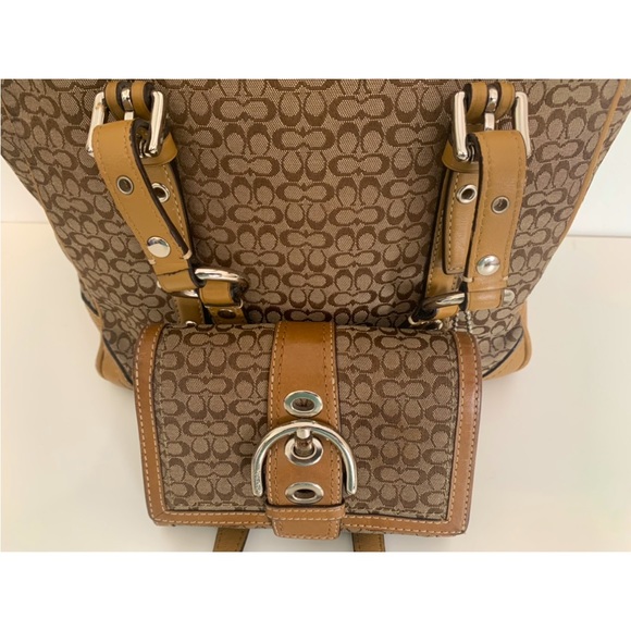 Coach Signature Shoulder Bag and Wallet - Picture 2 of 10